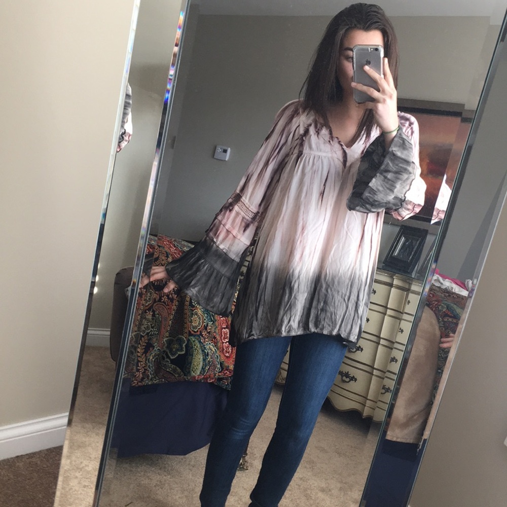 Pink and grey flowy blouse. SIZE LARGE